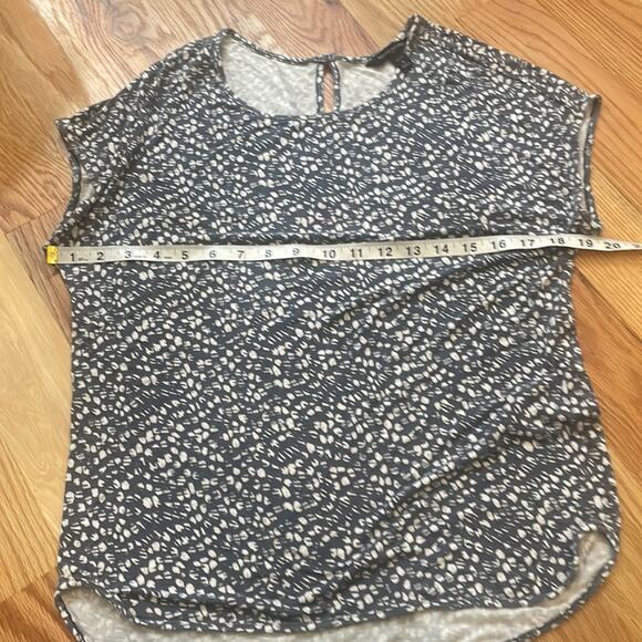 Banana republic factory stretchy printed gray top size small - Picture 6 of 7